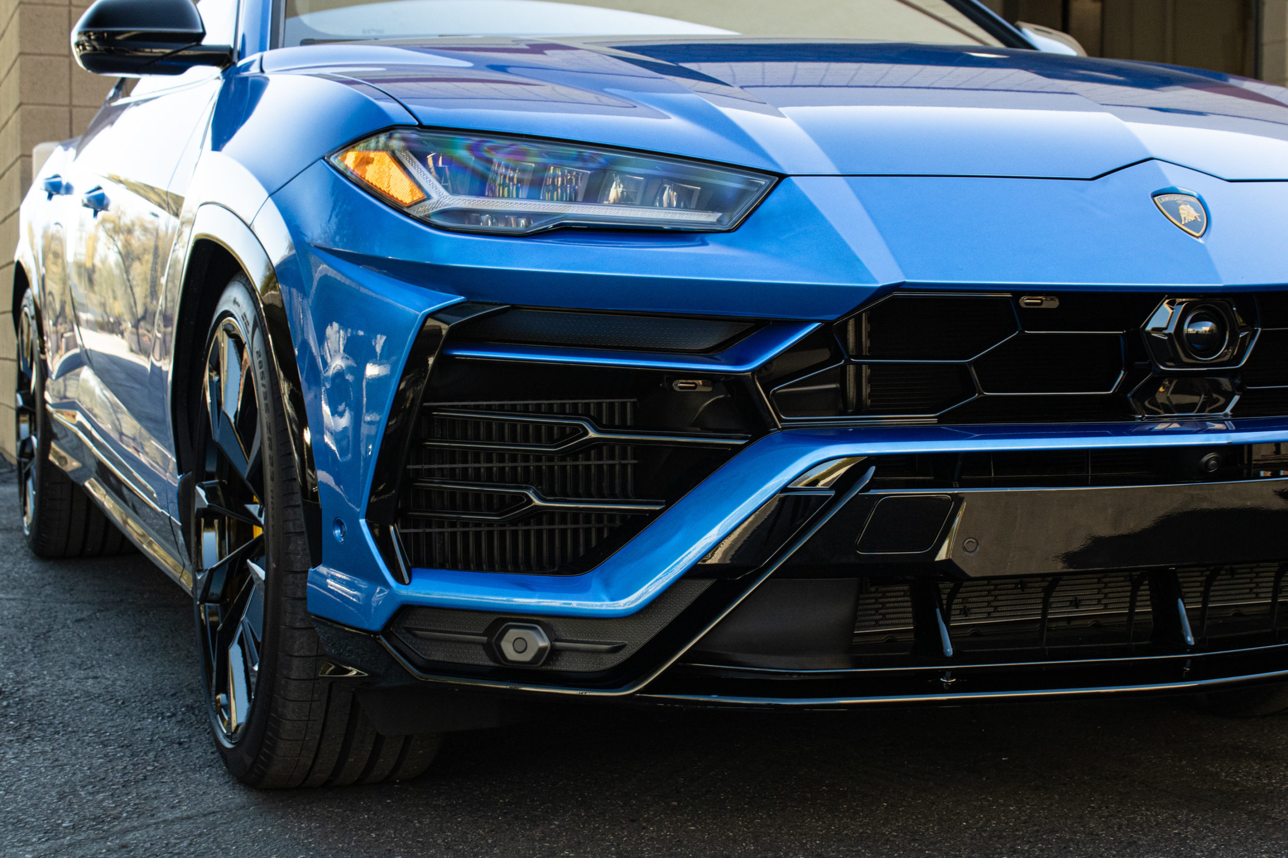 lamborghini-urus-2-1-scaled