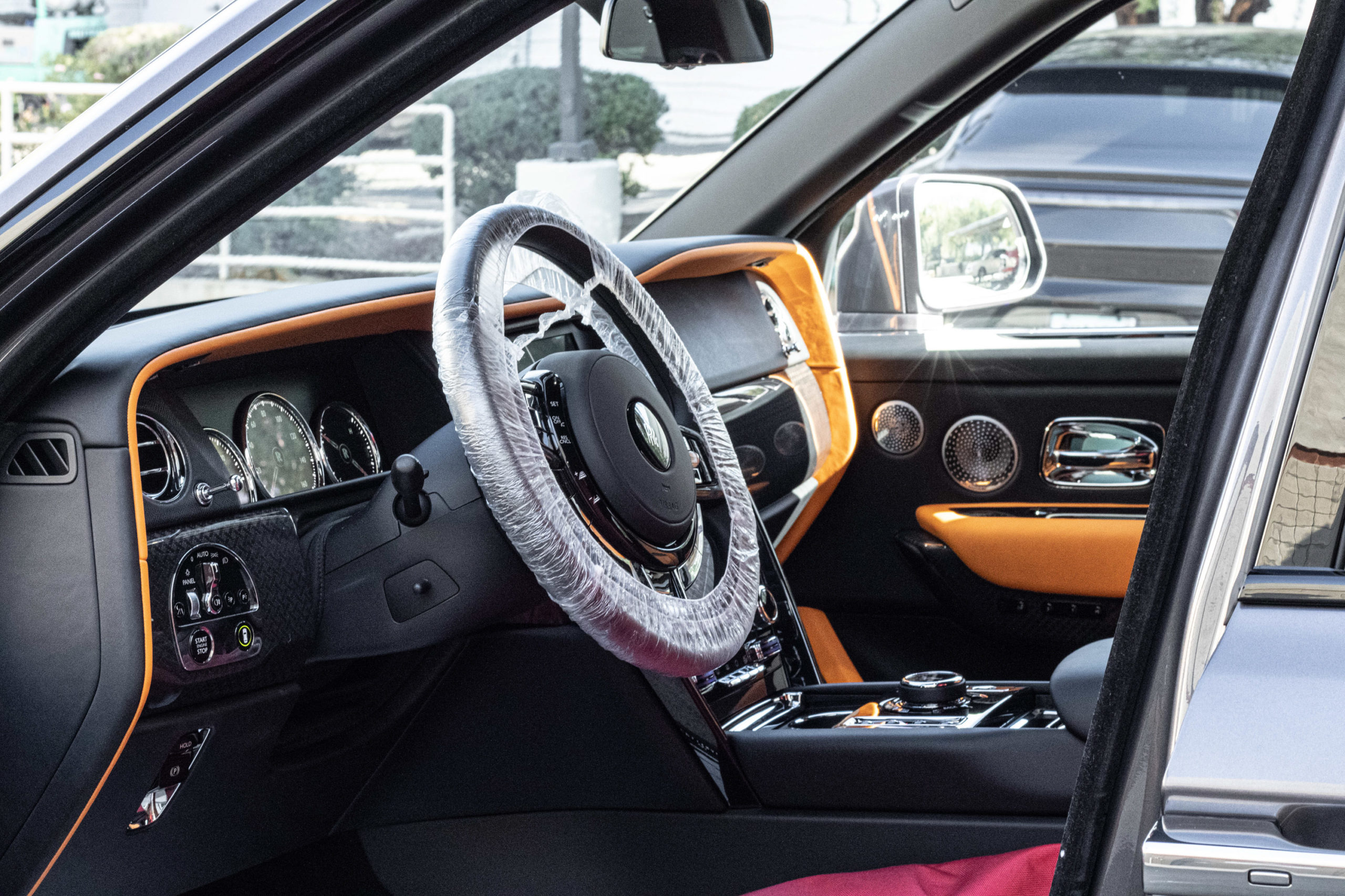 rollsRoyce-cullinan-2023-7-scaled