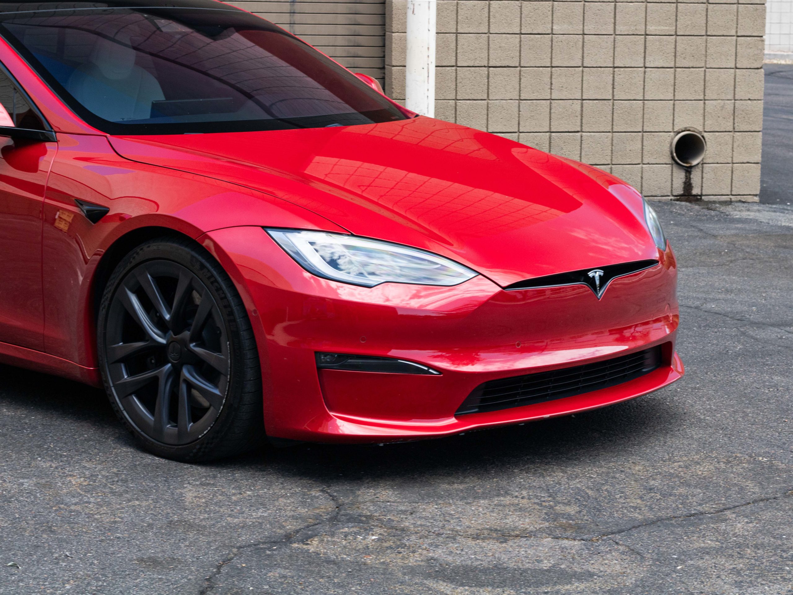 tesla-modelSPlaid-2023-22-scaled