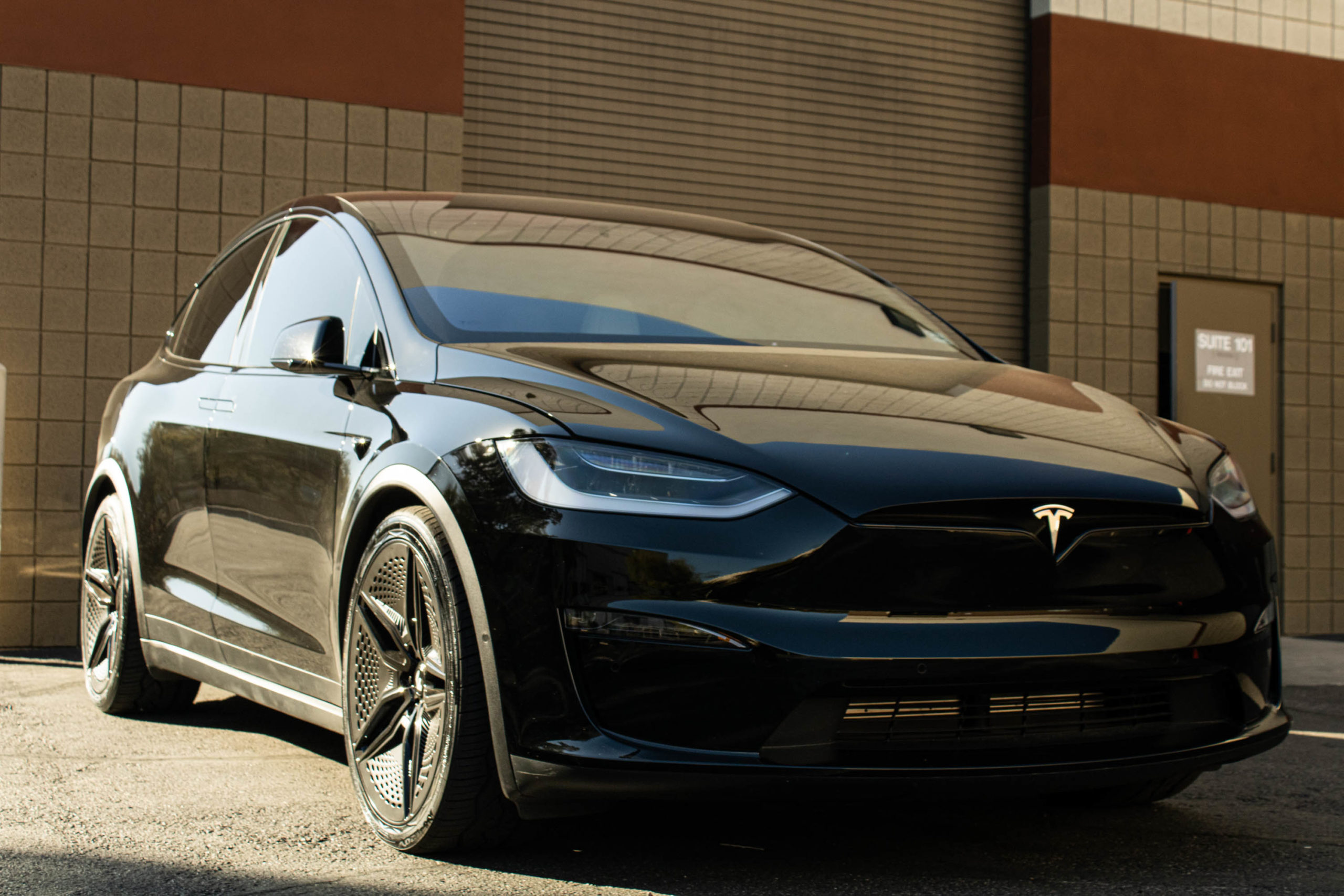 teslaModelX-2-scaled